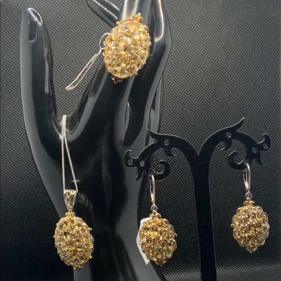 Jewelry - BRAZILIAN CITRINE EARRINGS AND PENDANT.